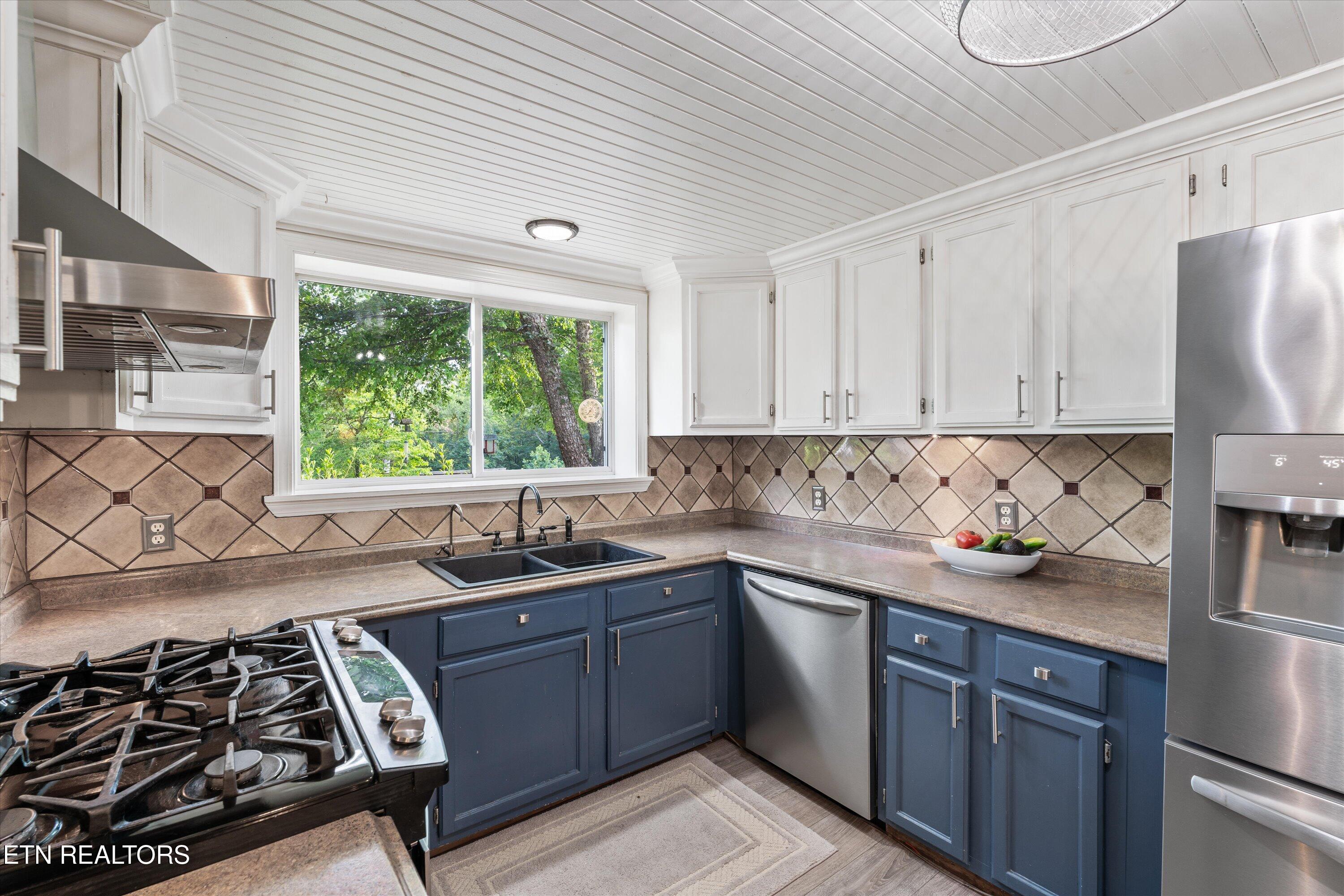 976 Lone Road Pioneer, TN 37847 - Photo 11 of 40 kitchen