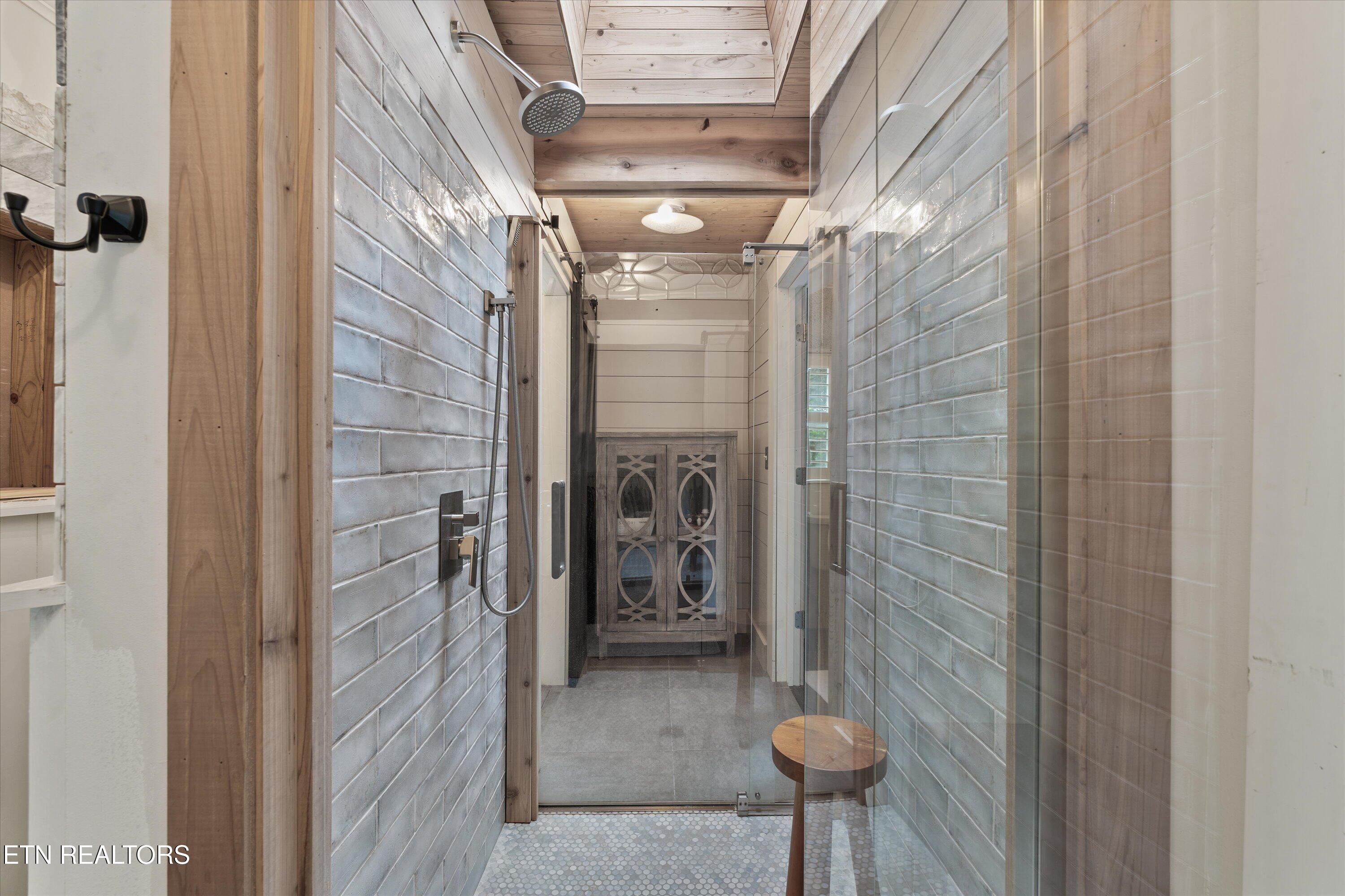976 Lone Road Pioneer, TN 37847 - Photo 21 of 40 walk in shower from both sides