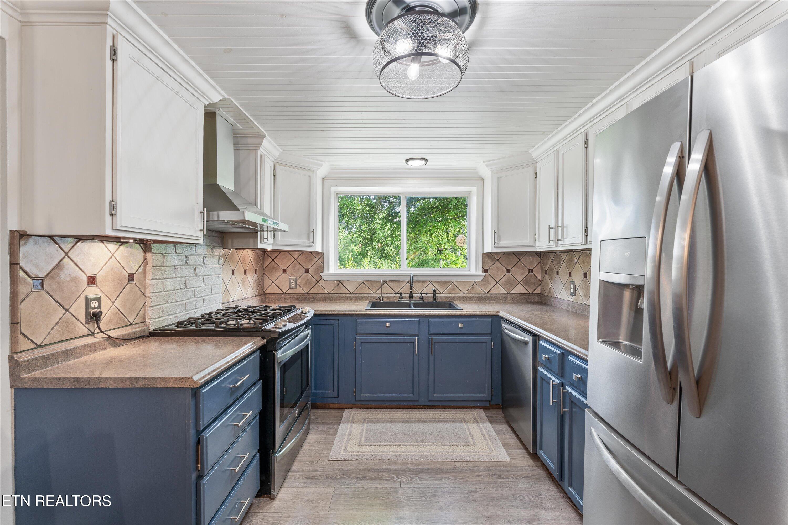 976 Lone Road Pioneer, TN 37847 - Photo 10 of 40 kitchen