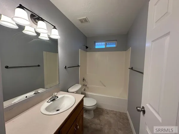 $2,200 | 4425 Dixie Street, Idaho Falls, ID 83401