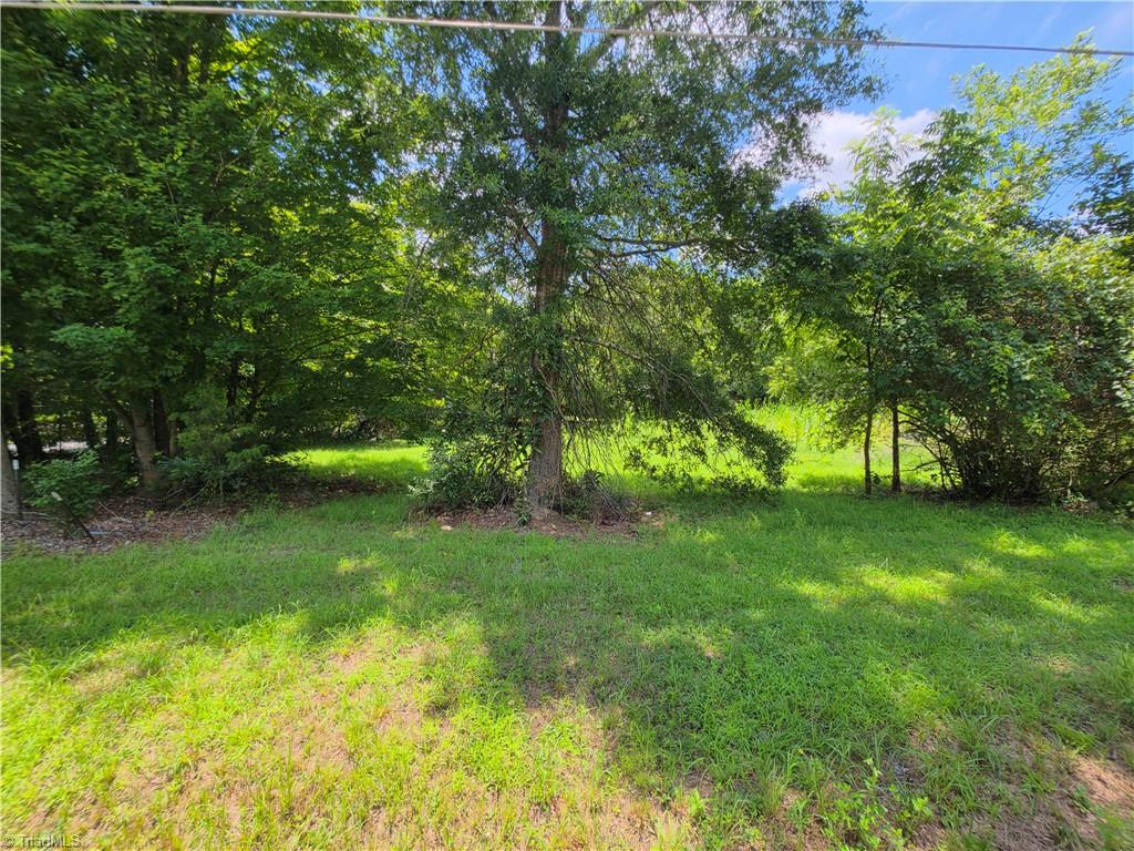 417 Coe Avenue High Point, NC 27263 - Photo 4 of 5