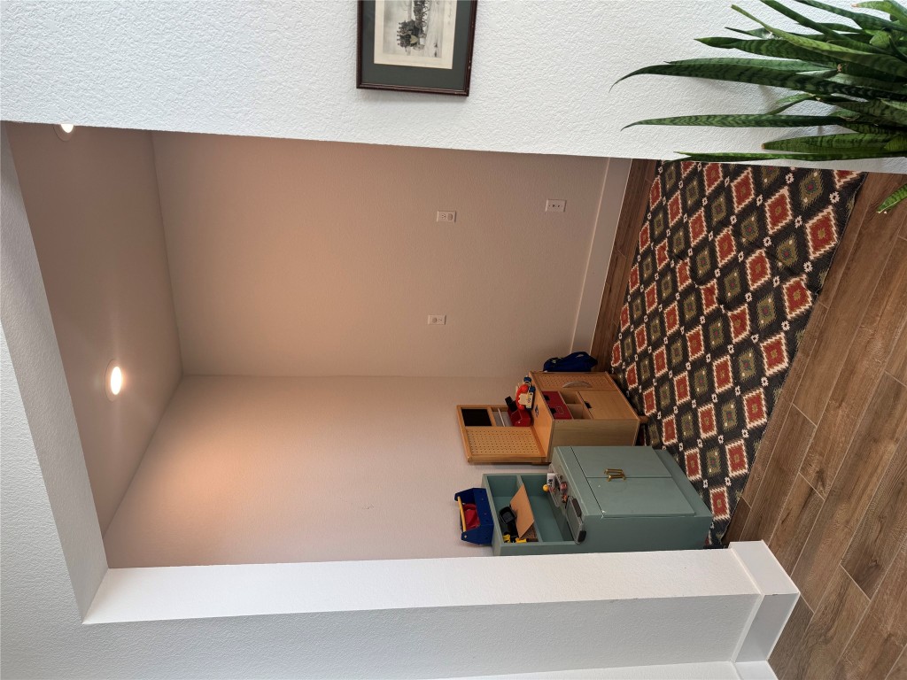 8600 Cumbrae Lane Austin, TX 78744 - Photo 18 of 29 Playroom or office with recessed lighting
