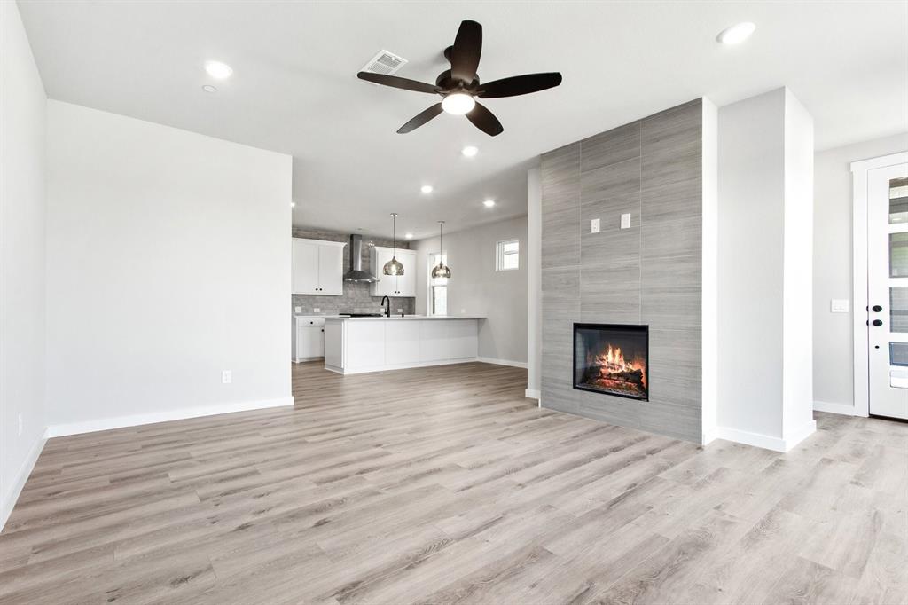 2020 Aldrich Road Celina, TX 75009 - Photo 8 of 32 008-2020AldrichRoad-Celina-TX-75009-Living.jpg-SMALL