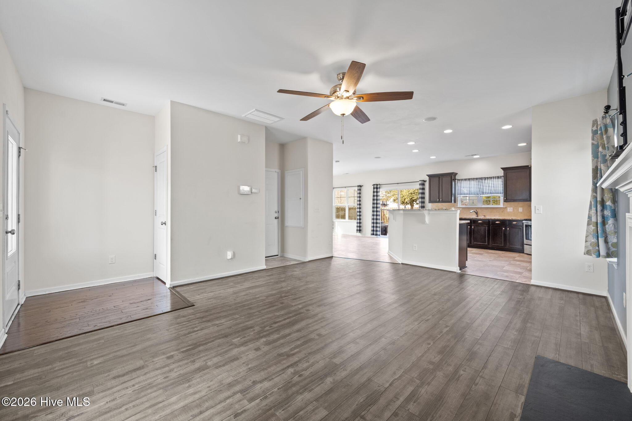 106 Porch Swing Way Holly Ridge, NC 28445 - Photo 8 of 47 25-web-or-mls-_RAD2846