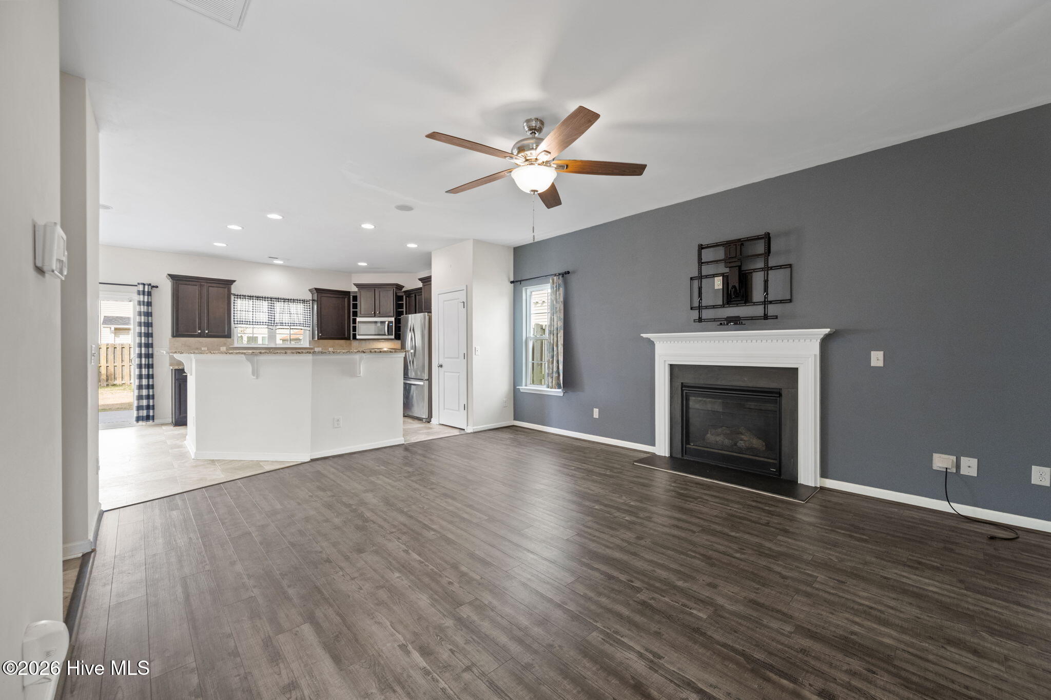 106 Porch Swing Way Holly Ridge, NC 28445 - Photo 7 of 47 24-web-or-mls-_RAD2840