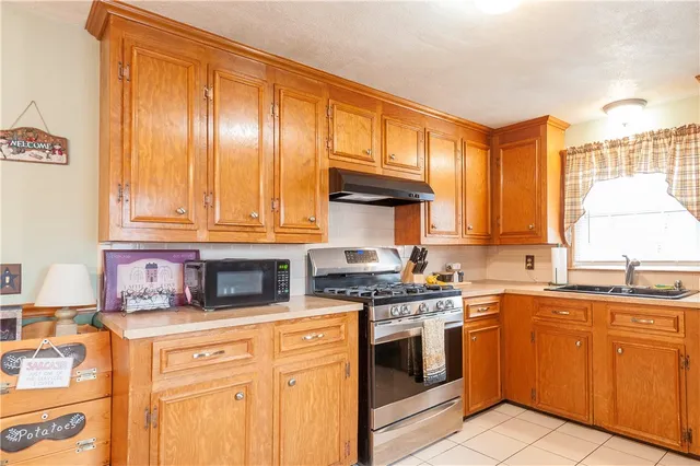 $399,900 | 80 Oakland Avenue, Pawtucket, RI 02861