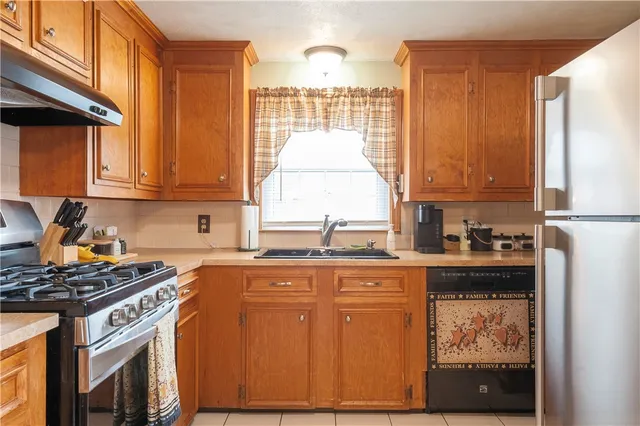 $399,900 | 80 Oakland Avenue, Pawtucket, RI 02861