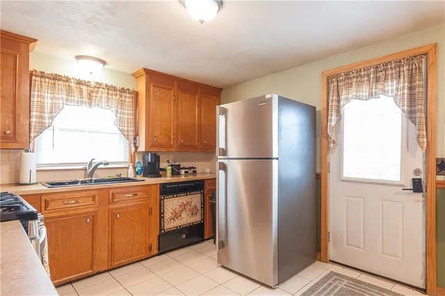 $399,900 | 80 Oakland Avenue, Pawtucket, RI 02861