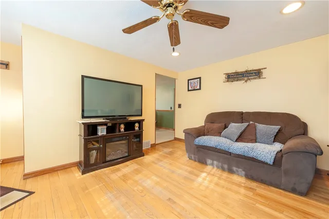 $399,900 | 80 Oakland Avenue, Pawtucket, RI 02861