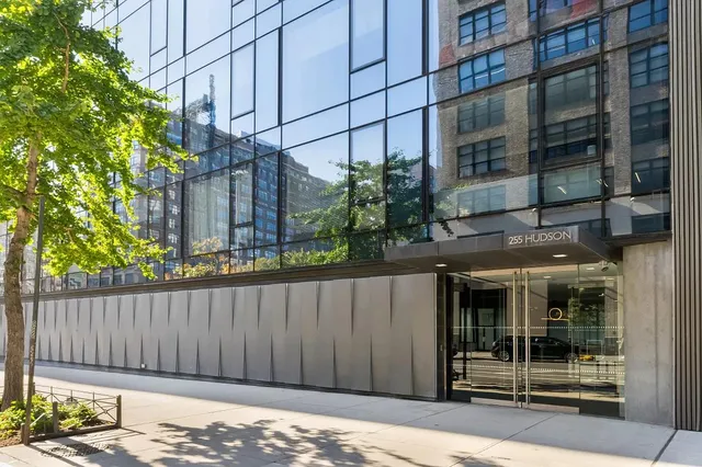 $2,800,000 | 255 Hudson Street, Unit 5AW | Hudson Square