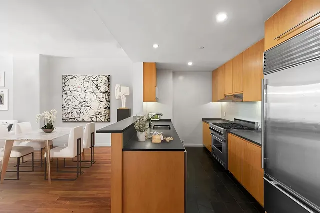 $2,800,000 | 255 Hudson Street, Unit 5AW | Hudson Square
