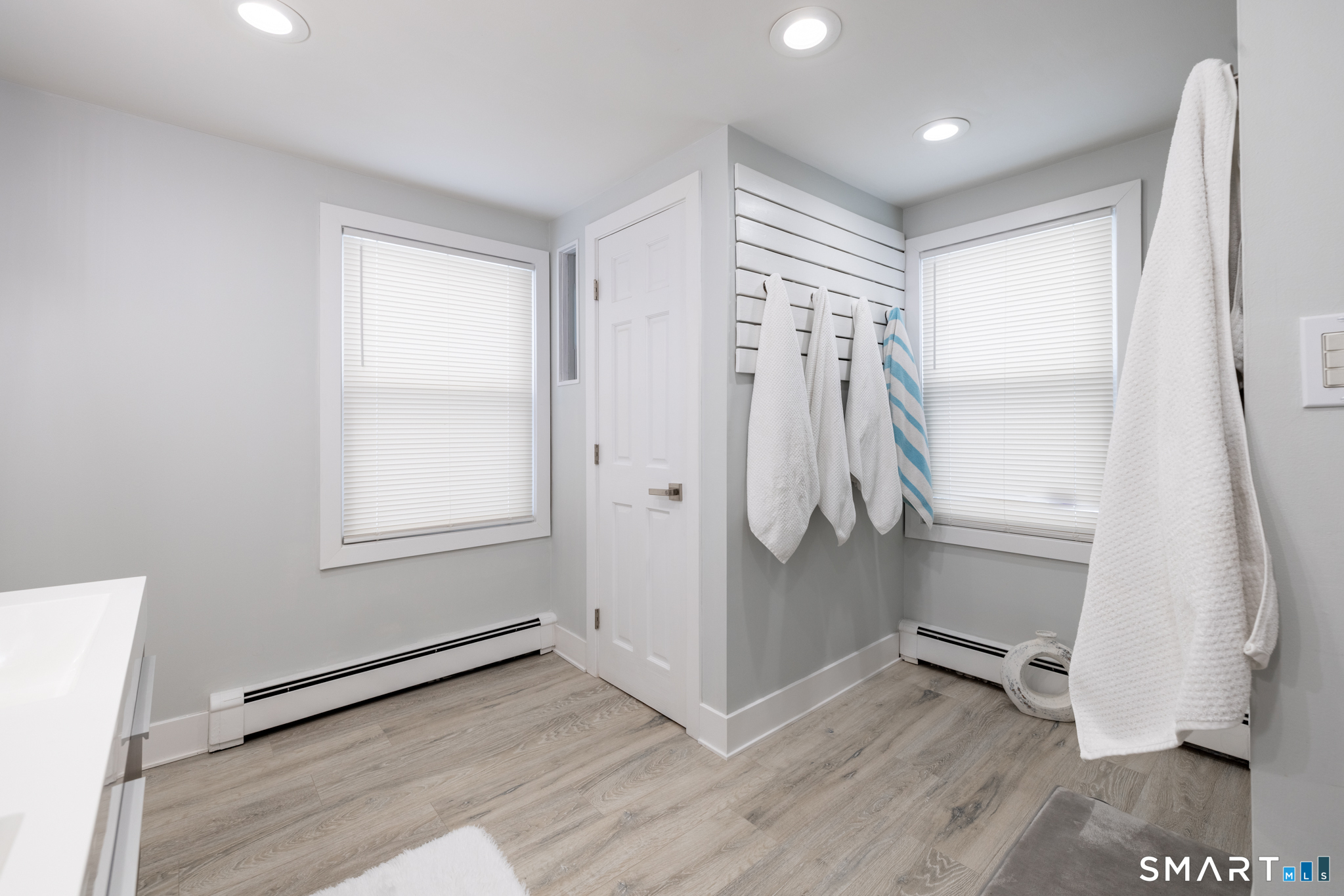 59 Macnamara Street Waterbury, CT 06708 - Photo 25 of 38