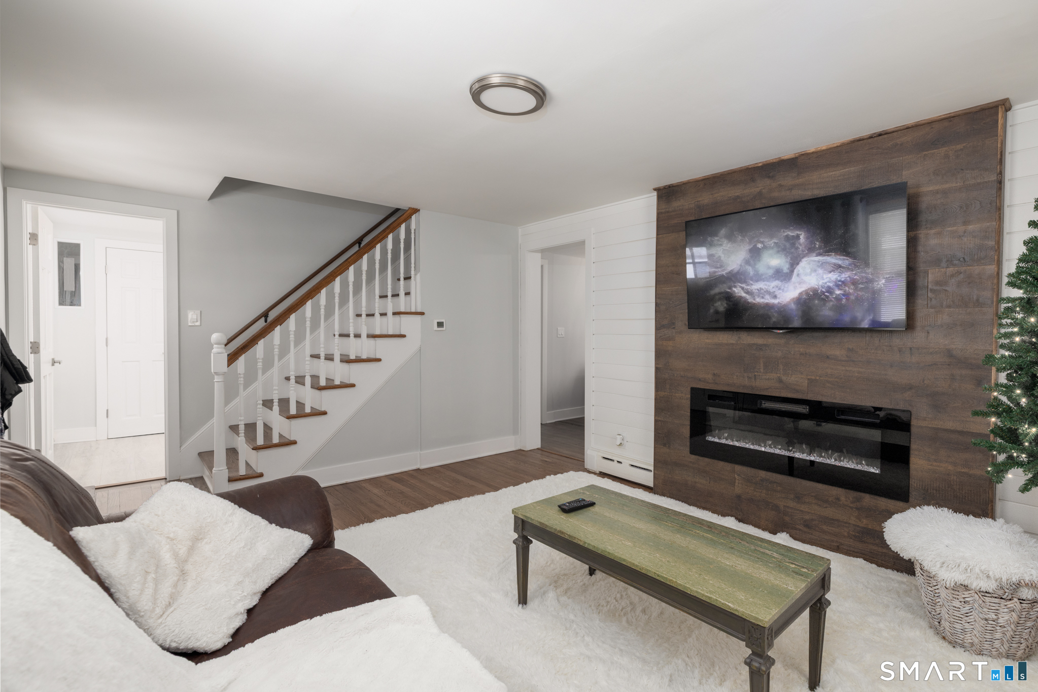 59 Macnamara Street Waterbury, CT 06708 - Photo 7 of 38