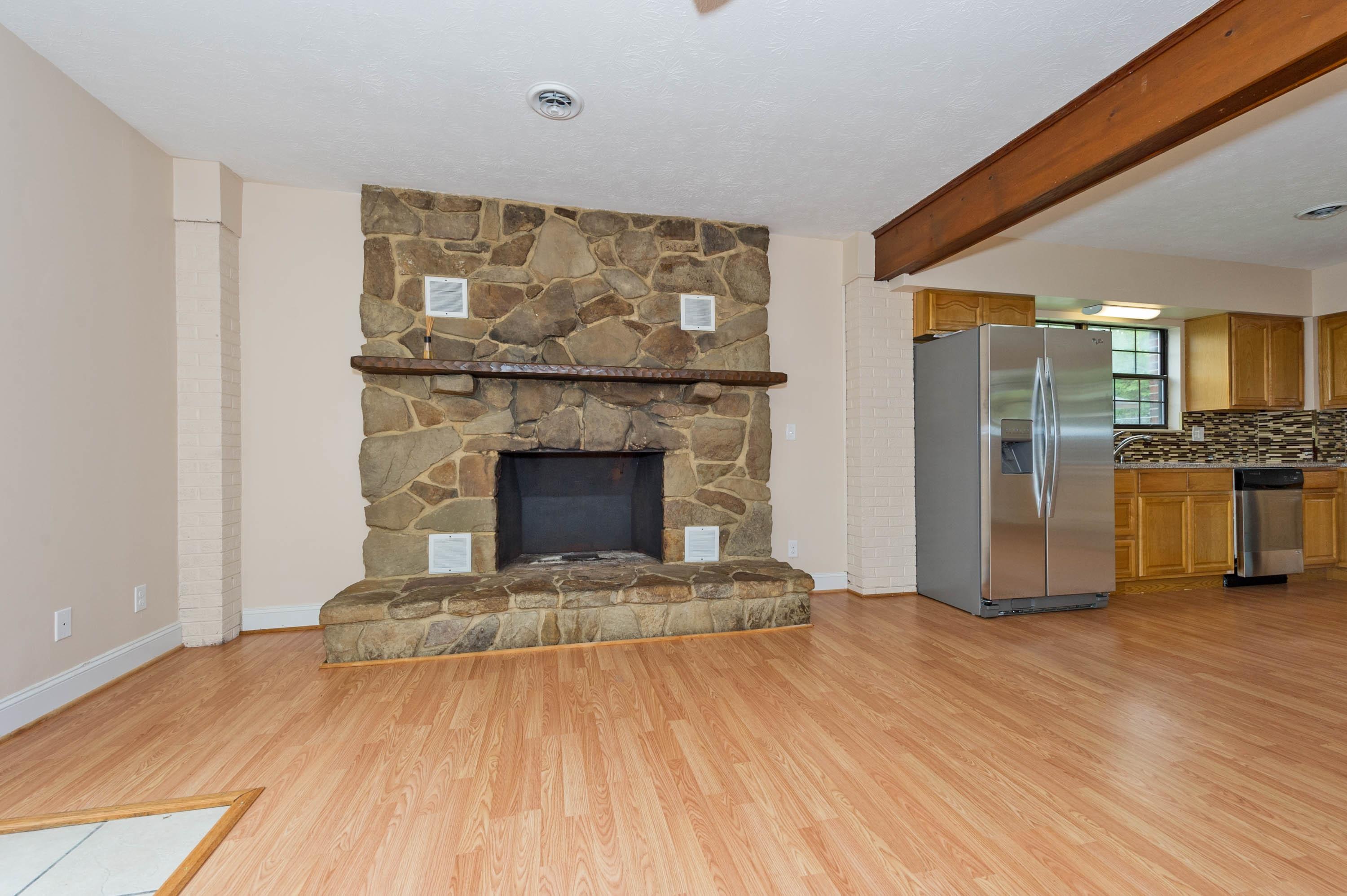209 South High Knob Road La Follette, TN 37766 - Photo 4 of 16 _F323446-Edit