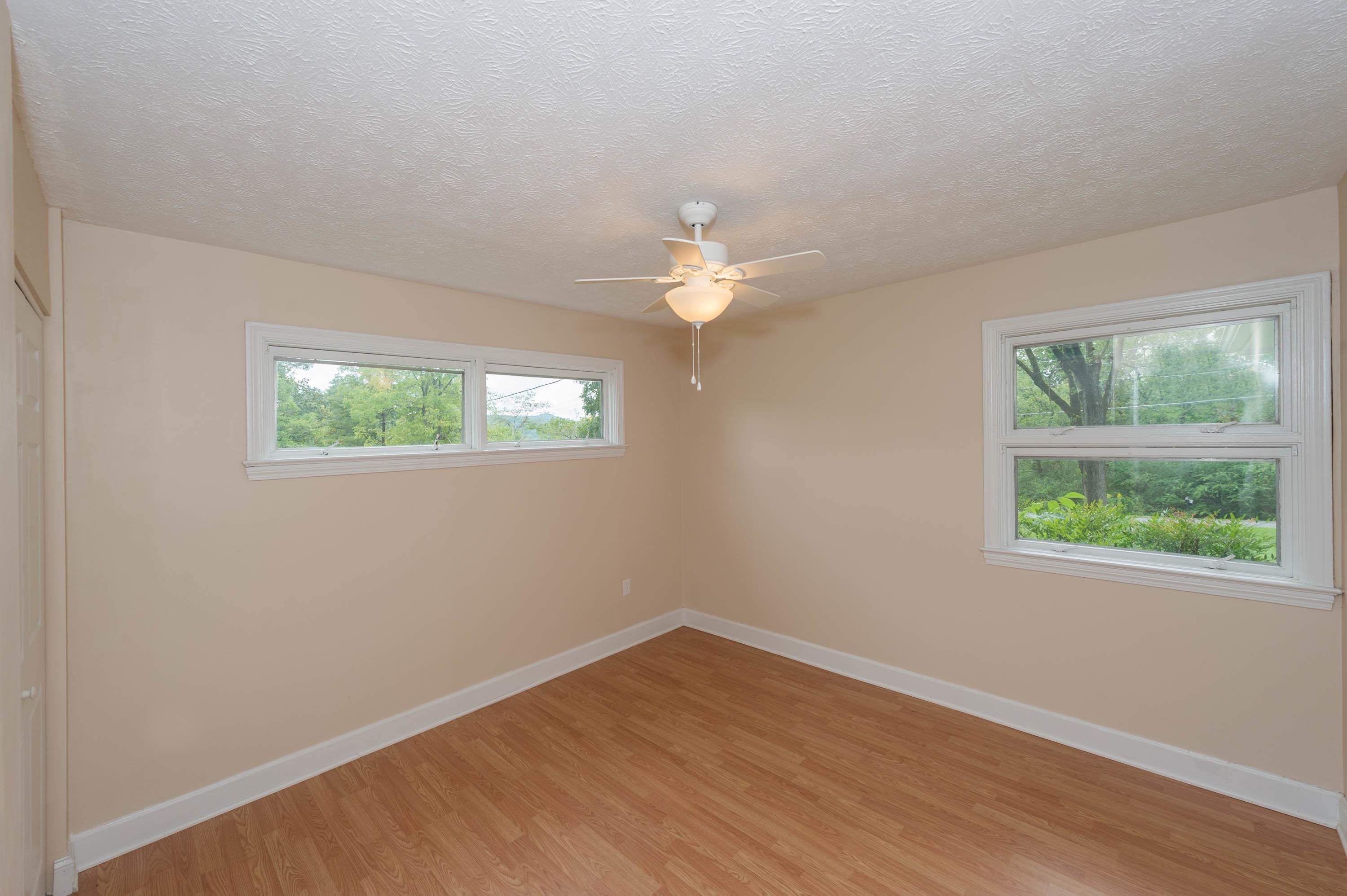 209 South High Knob Road La Follette, TN 37766 - Photo 8 of 16 _F323439-Edit