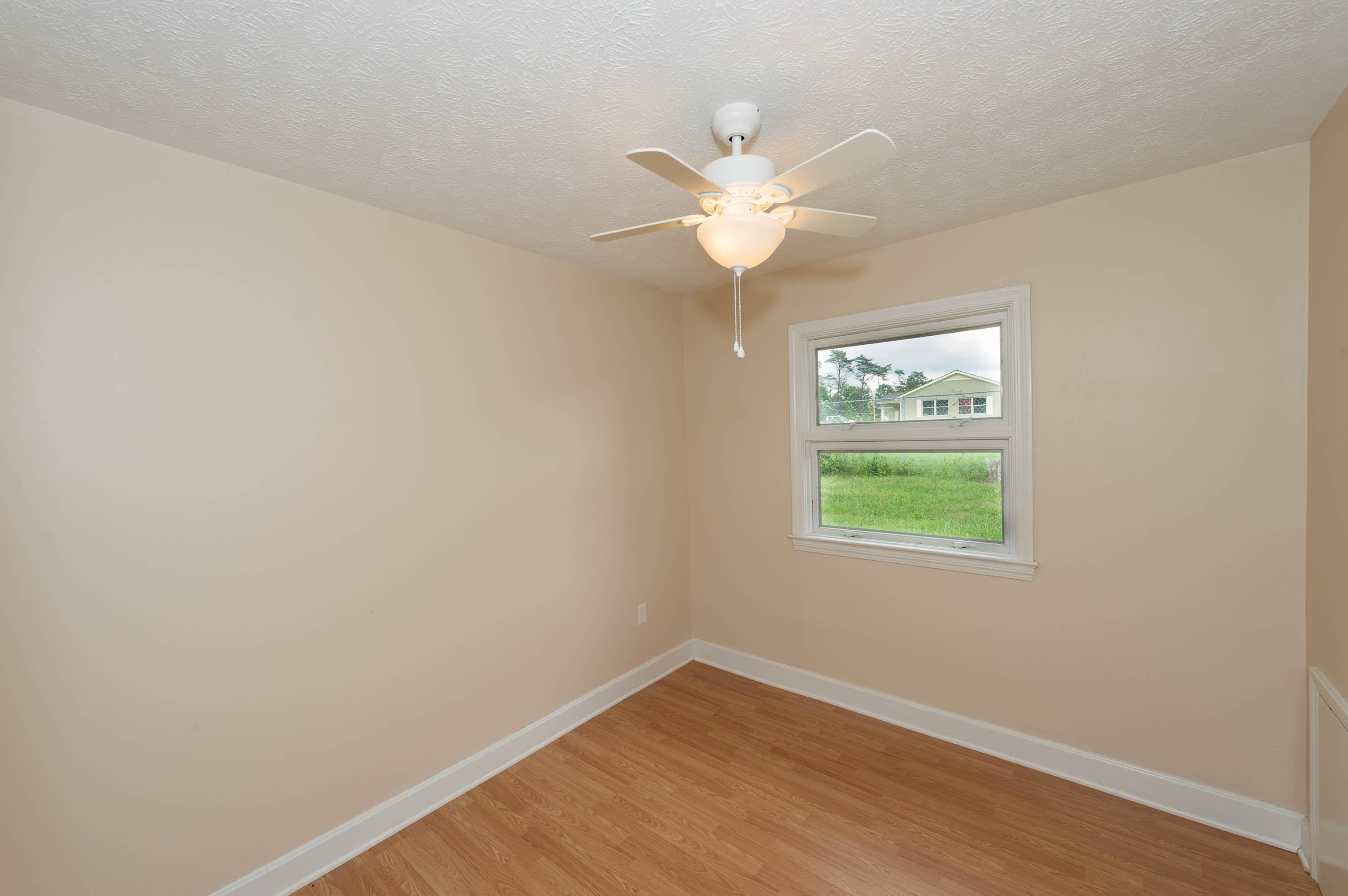 209 South High Knob Road La Follette, TN 37766 - Photo 9 of 16 _F323434