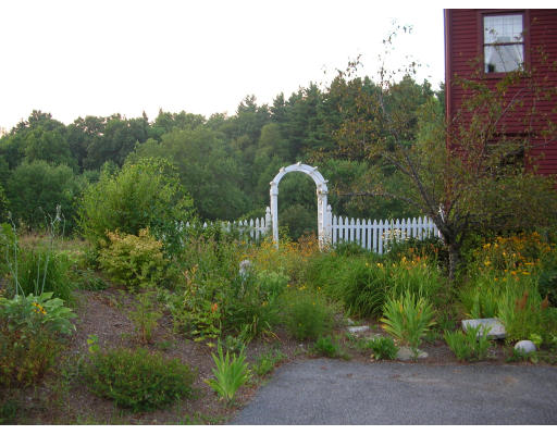 303 Putnam Hill Road Sutton, MA 01590 - Photo 3 of 9 Gallery Image 3