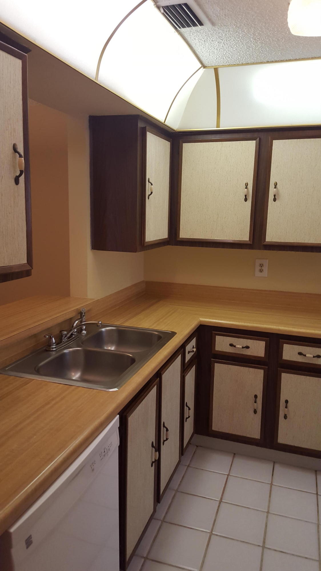 6022 Indrio Road, Unit G6 Fort Pierce, FL 34951 - Photo 5 of 33 20151208_101523