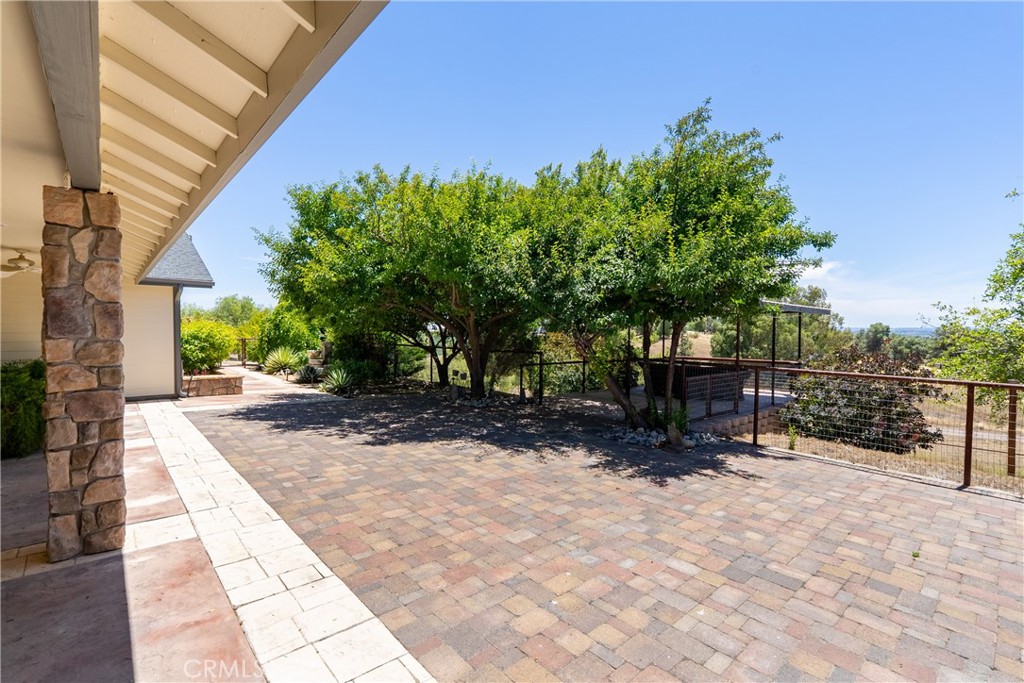 8580 Warren Road Paso Robles, CA 93446 - Photo 3 of 64