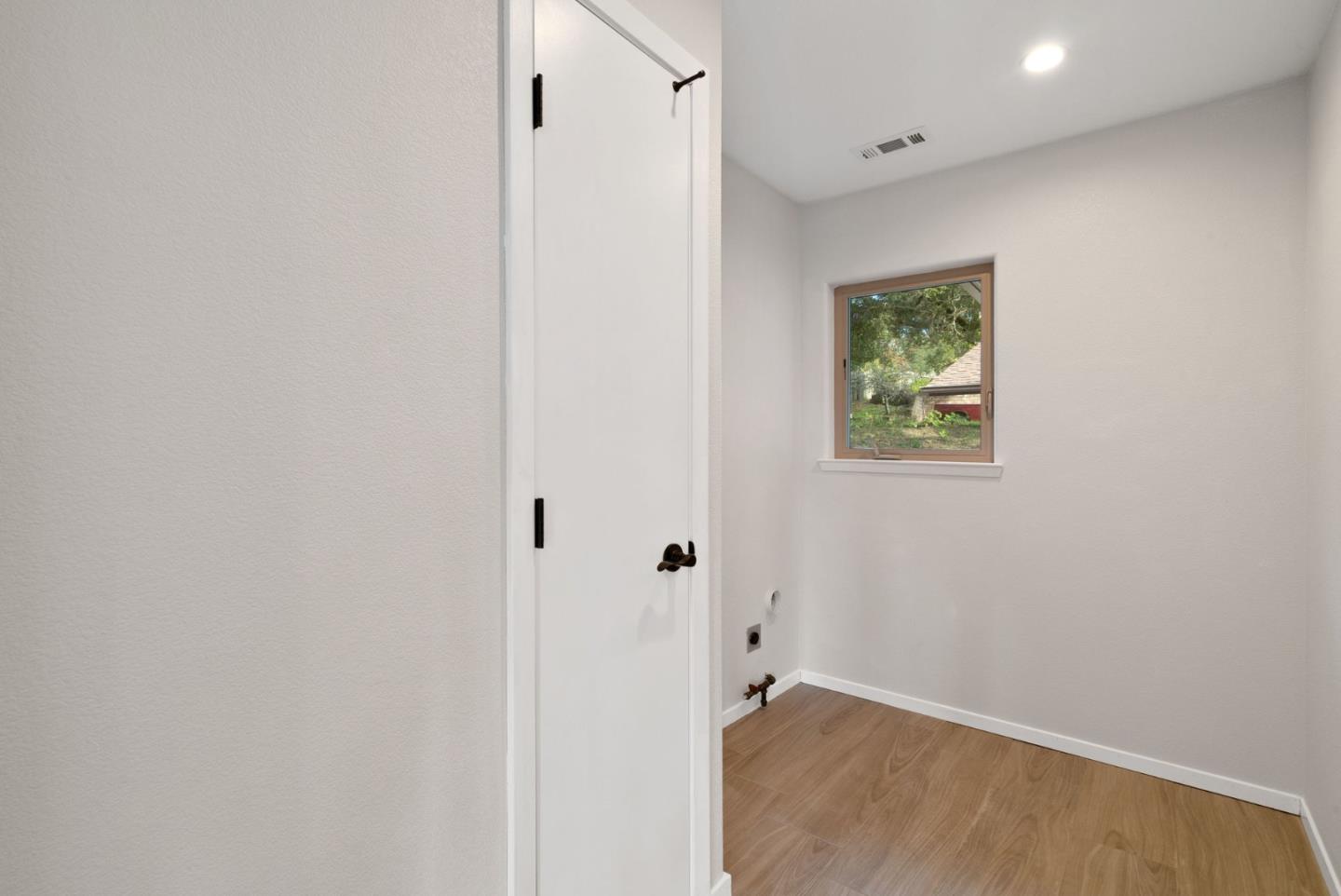 350 Sims Road Santa Cruz, CA 95060 - Photo 15 of 40 a view of an empty room