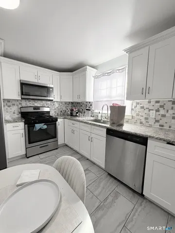 $4,500 | 243 Sunshine Circle, Bridgeport, CT 06606