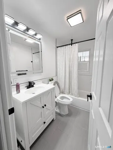 $4,500 | 243 Sunshine Circle, Bridgeport, CT 06606