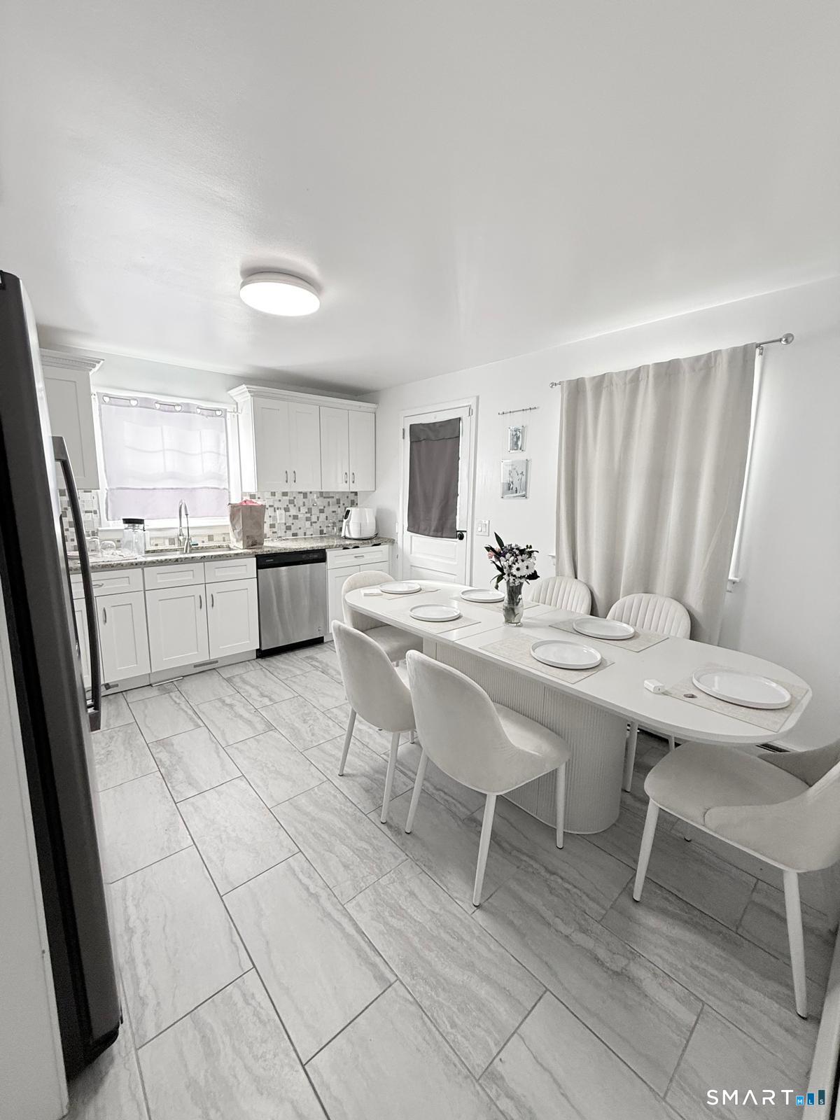 243 Sunshine Circle Bridgeport, CT 06606 - Photo 6 of 6