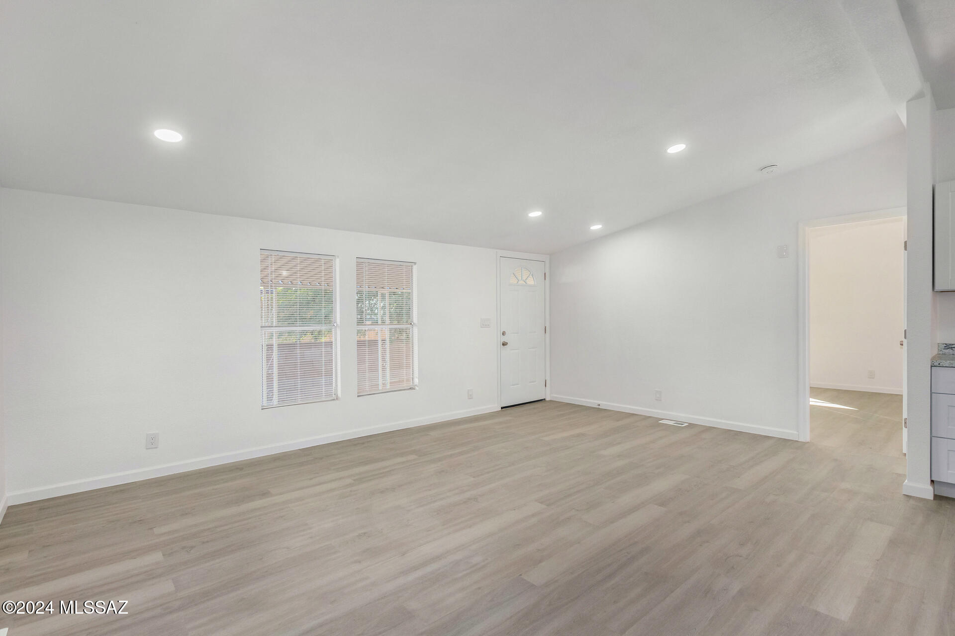 3337 North Flowing Wells Road Tucson, AZ 85705 - Photo 4 of 30 Gallery Image 4