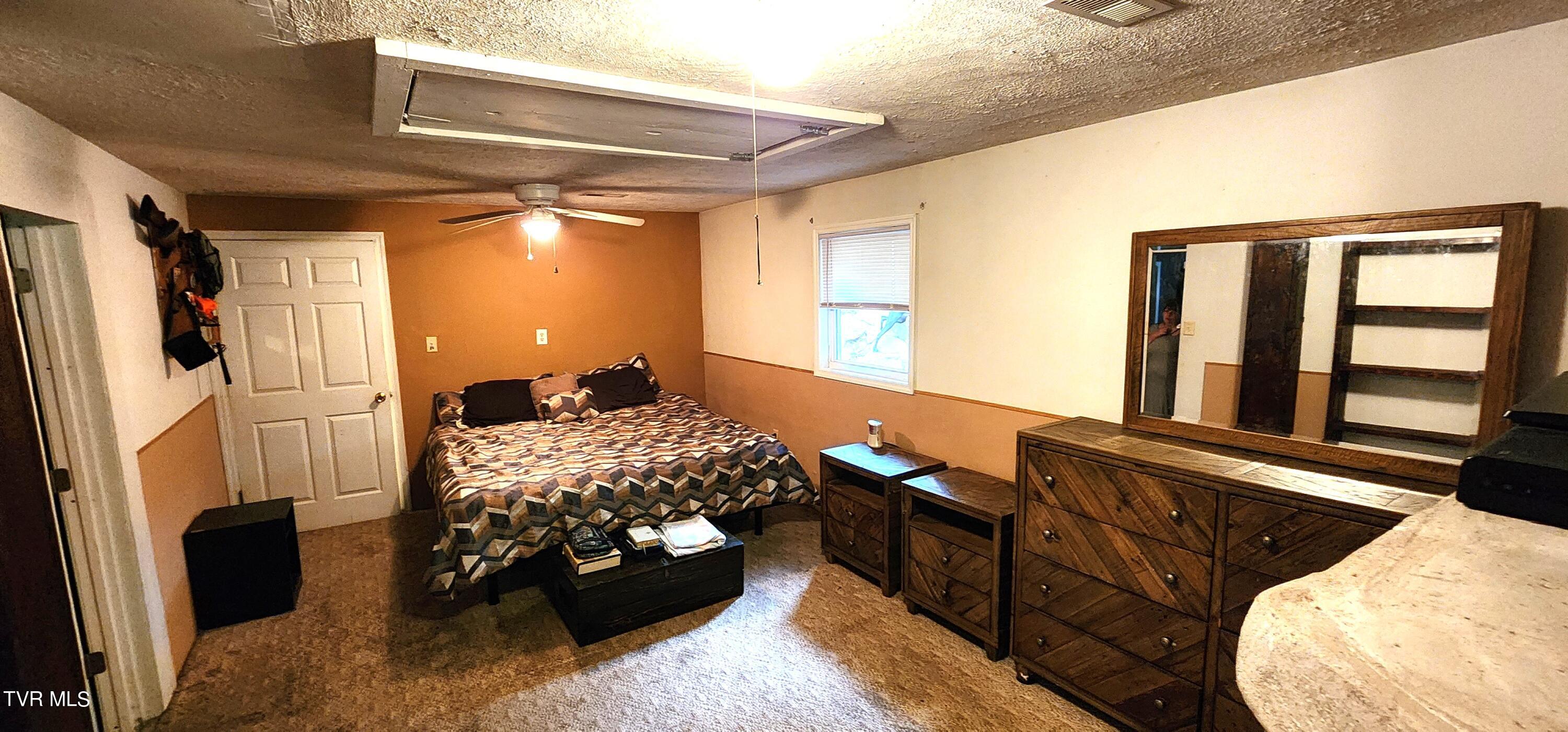 330 Sneed Hill Road Elizabethton, TN 37643 - Photo 17 of 39 20240522_183522