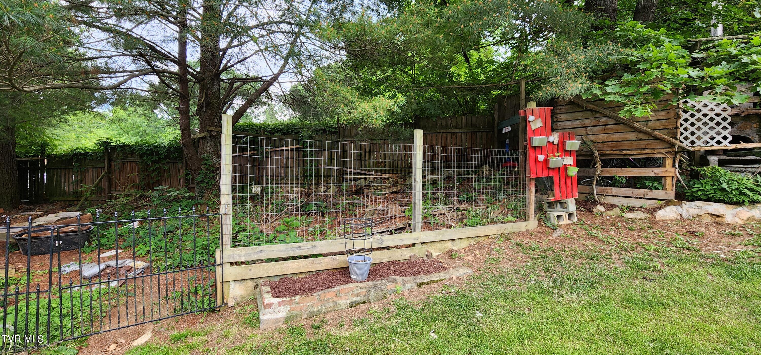 330 Sneed Hill Road Elizabethton, TN 37643 - Photo 33 of 39 20240522_184613