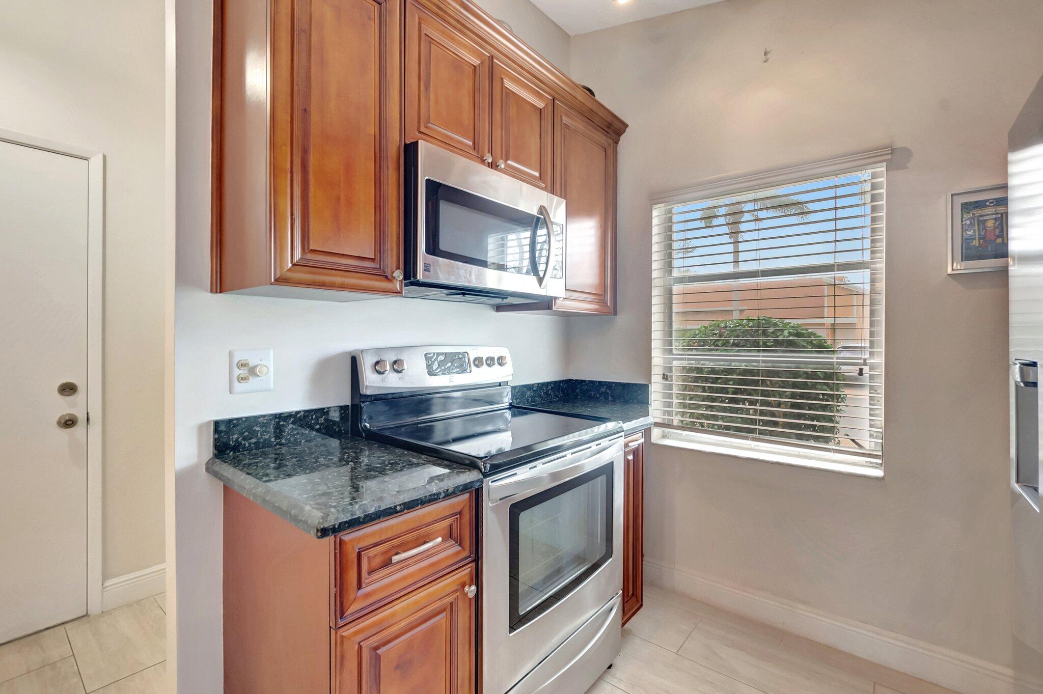 8081 Springtree Road, Unit C Boca Raton, FL 33496 - Photo 4 of 47 7-web-or-mls-DSC_0101