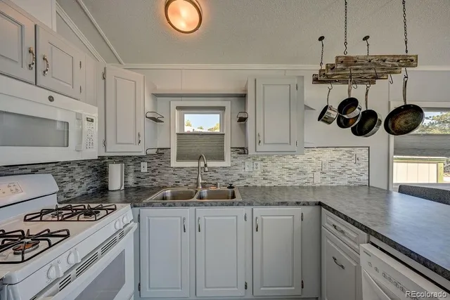 $280,000 | 10795 County Road 197A, Unit 19, Nathrop, CO 81236