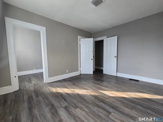 $2,800 | 106 Hanover Street, Bridgeport, CT 06604