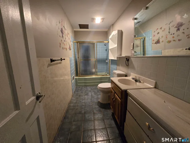 $2,800 | 106 Hanover Street, Bridgeport, CT 06604