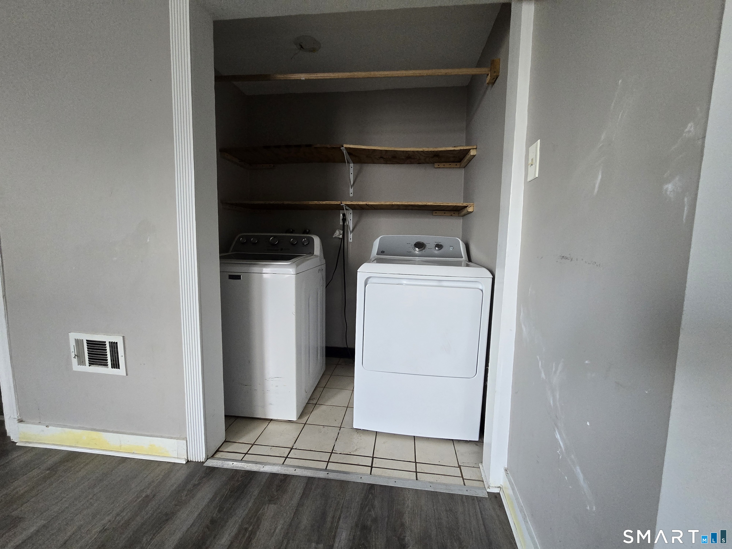 106 Hanover Street Bridgeport, CT 06604 - Photo 6 of 19