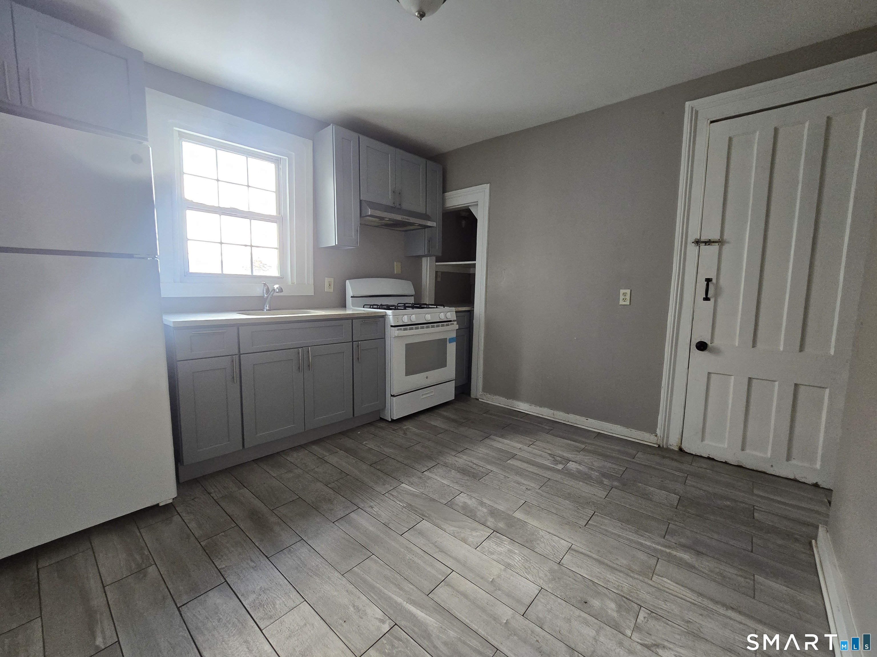 106 Hanover Street Bridgeport, CT 06604 - Photo 8 of 19