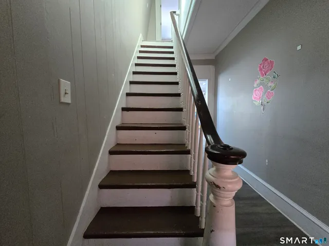 $2,800 | 106 Hanover Street, Bridgeport, CT 06604