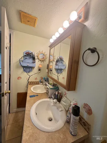 $209,900 | 198 2nd Avenue South, Hagerman, ID 83332