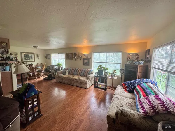 $209,900 | 198 2nd Avenue South, Hagerman, ID 83332