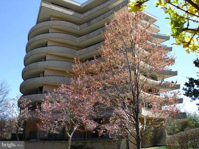 $1,060,000 | 4200 Northwest Massachusetts Avenue Northwest, Unit 613, Washington, DC 20016