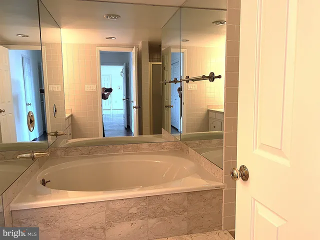 $1,060,000 | 4200 Northwest Massachusetts Avenue Northwest, Unit 613, Washington, DC 20016