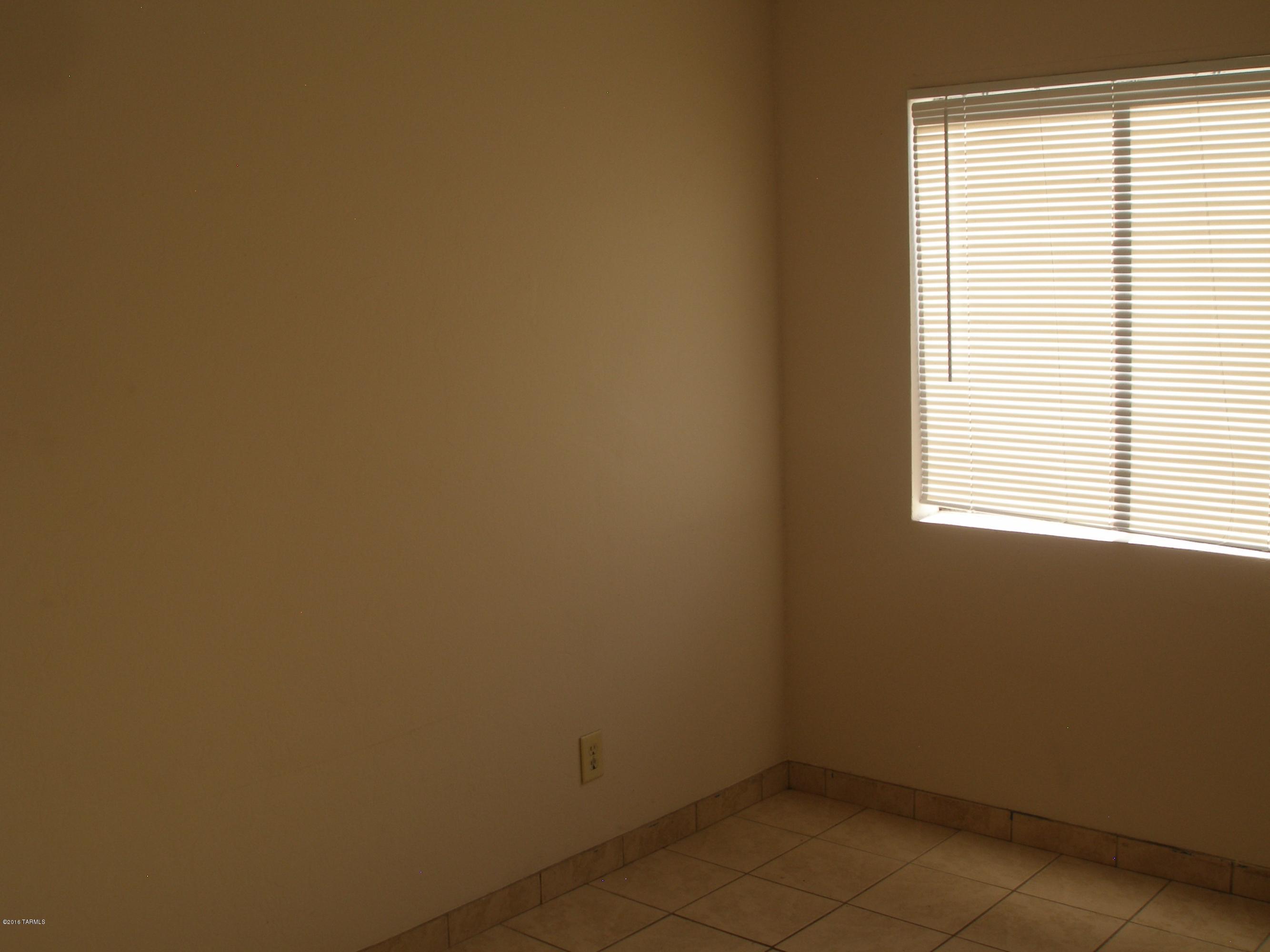 1251-1253 East Halcyon Road Tucson, AZ 85719 - Photo 4 of 7
