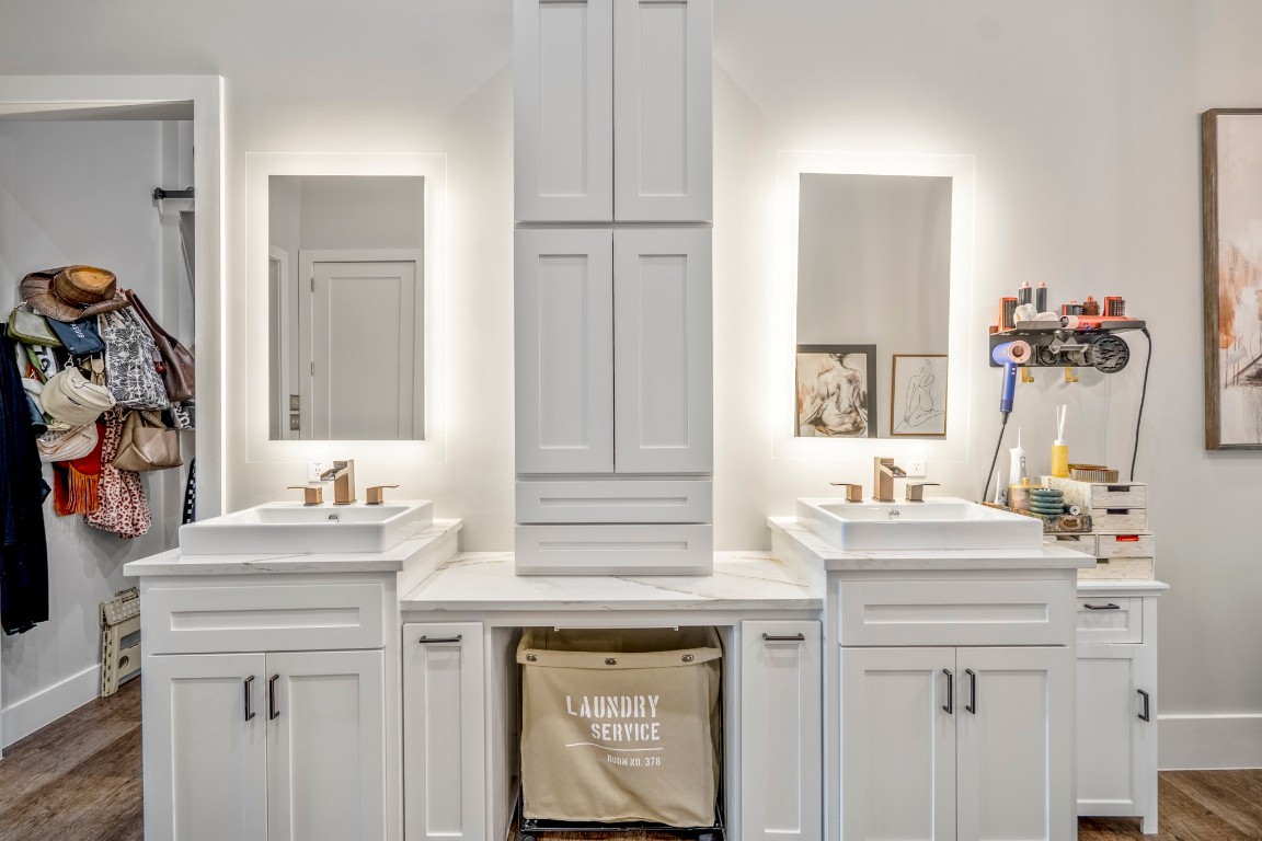 14972 Quinette Road Conroe, TX 77302 - Photo 16 of 50 Primary bathroom