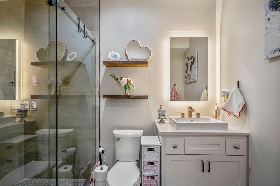 14972 Quinette Road Conroe, TX 77302 - Photo 18 of 50 Additional bathroom