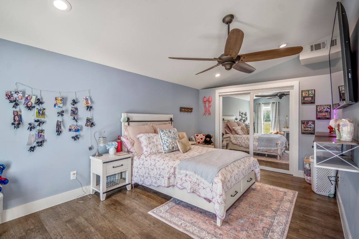 14972 Quinette Road Conroe, TX 77302 - Photo 23 of 50 Additional bedroom