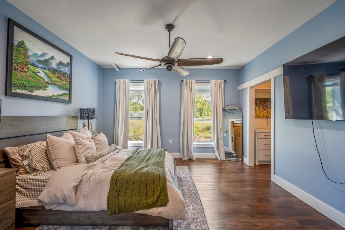 14972 Quinette Road Conroe, TX 77302 - Photo 37 of 50 Guest house bedroom