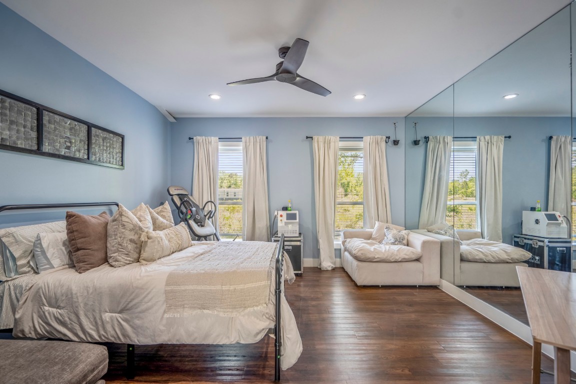 14972 Quinette Road Conroe, TX 77302 - Photo 38 of 50 Guest house bedroom