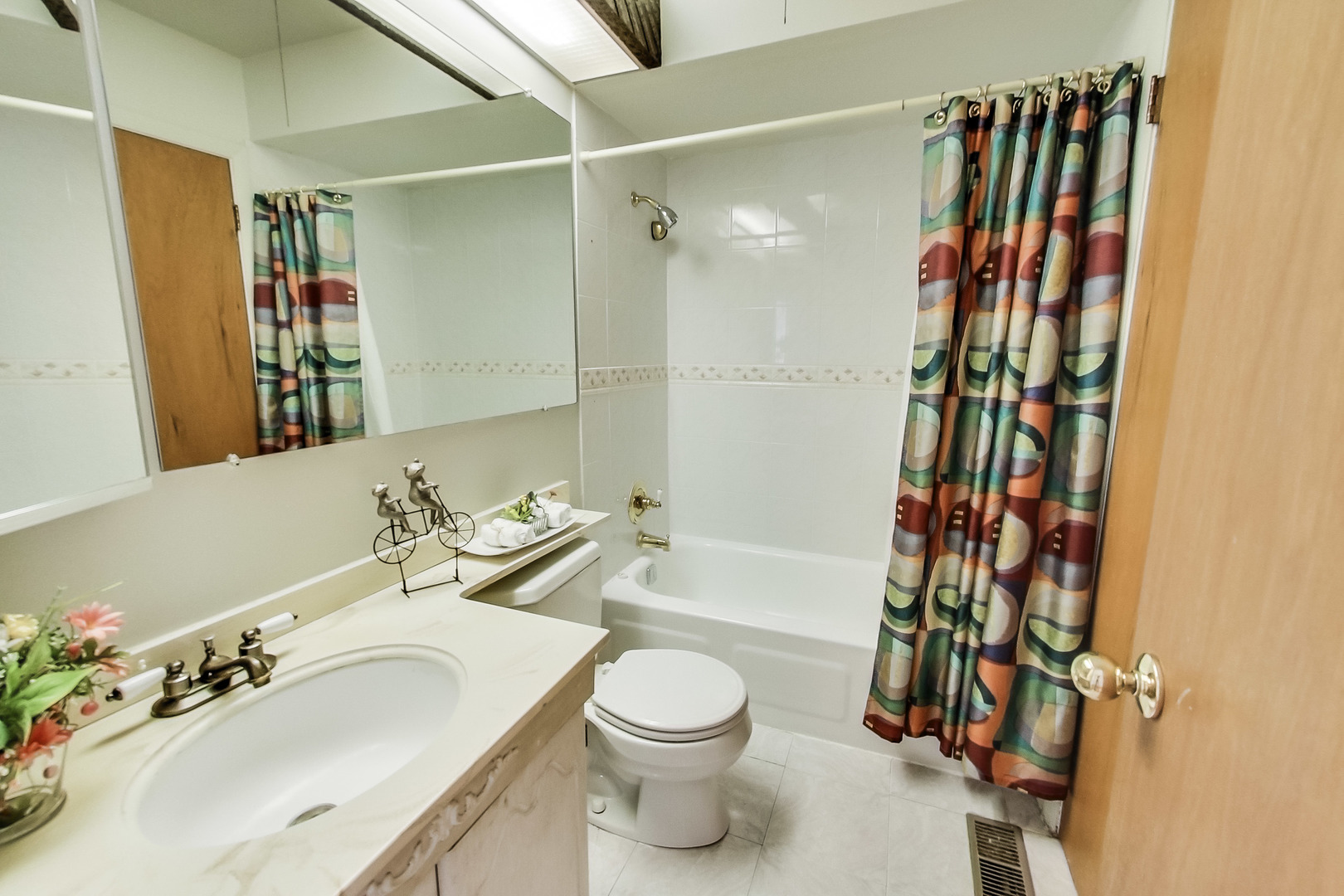 217 Troy Lane Lombard, IL 60148 - Photo 13 of 30 a bathroom with a sink toilet and shower