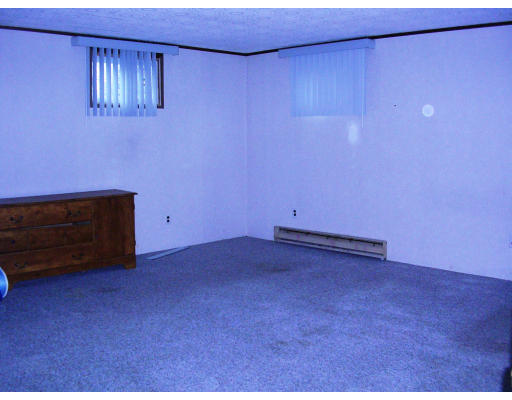 37 South Hampton Road Amesbury, MA 01913 - Photo 4 of 9