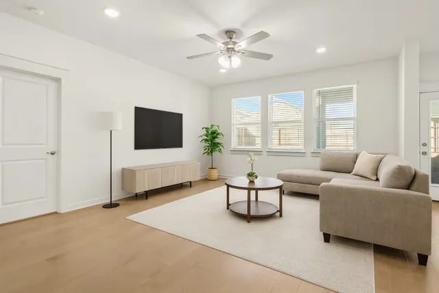 $350,000 | 7610 Grenadine Bloom Bend, Del Valle, TX 78617